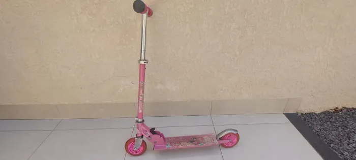 Patinete infantil moranguinho