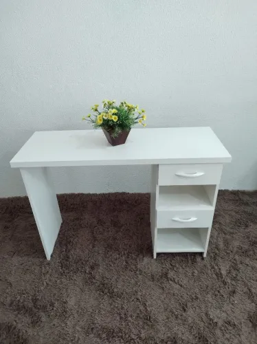 Mesa reta para Alongamento de Unhas 