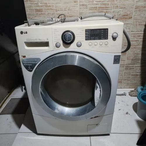 Lava e Seca LG Direct Drive 10/6kg Precisa manutenção 