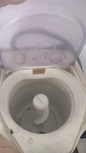 Máquina de Eletrolux turbo compacta 7kg
