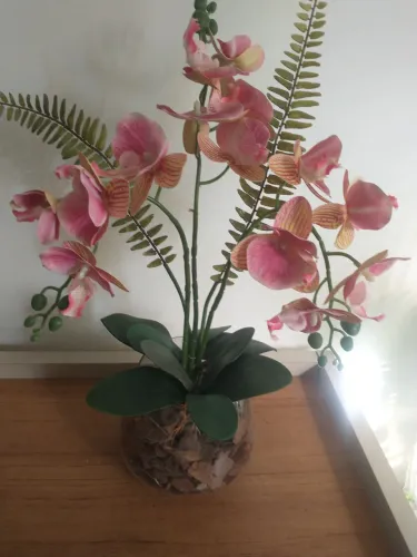 ARRANJO DE ORQUÍDEAS ARTIFICIAL