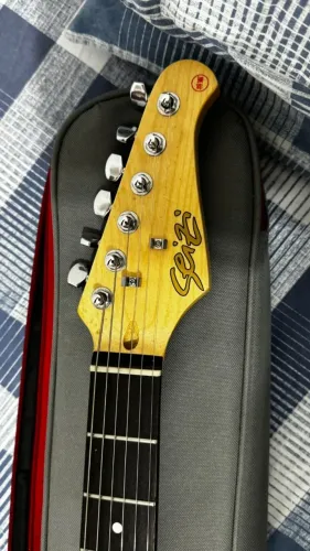 GUITARRA VINTAGE SEIZI VINTAGE BUDOKAN-HSS