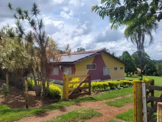 Chácara a venda Medindo 40.000m²; Sede com 4 quartos; Ótima Loc. - Parque Izabel - Abadia 