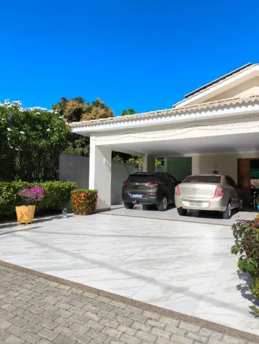 Casa  com três suítes no condomínio Vivenda dos Ramalhetes - 201m²