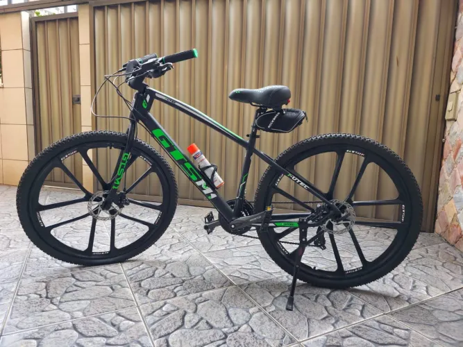 Bike aro 29 EDIÇÃO ESPECIAL POUCAS FABRICADAS . ( ALUMÍNIO , ARO DE MAGNÉSIO)