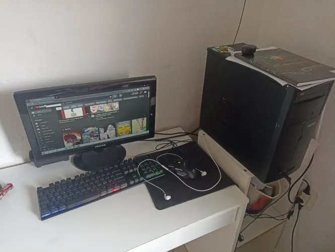 Computador completo para estudos e jogos leves