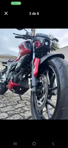 FZ15 PRATICAMENTE ZERA COM APENAS 948KM COM 3 ANOS DE GARANTIA .VENDO OU TROCO POR MOTO