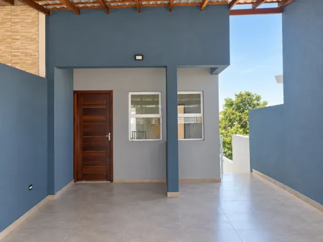 Casa no Mogi Moderno: 3 quartos, 2 vagas e terreno de 250 m²