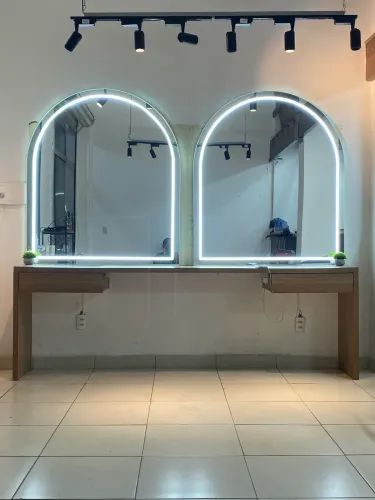 Bancada MDF e espelhos com Led