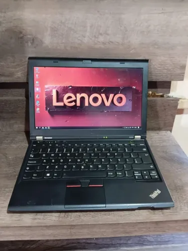 Notebook Lenovo Core i5/Com 8GB de memória RAM/Execelente para Estudos,Trabalhos e DJ !!