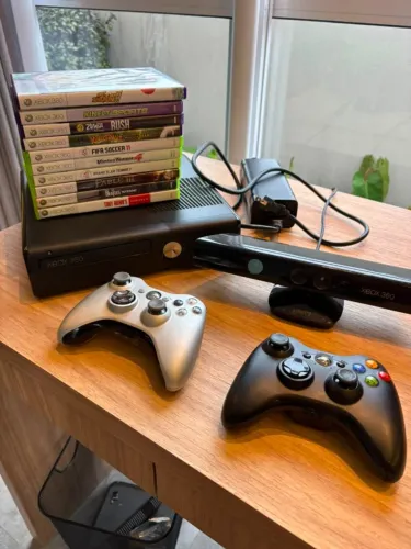 Microsoft Xbox 360 Slim, Com Kinect, 2 Controles E Vários Jogos: Funcionando!