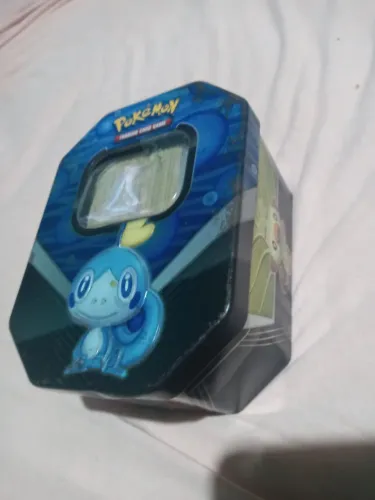 .Lata com 400 cartas de Pokémon 2010-2014