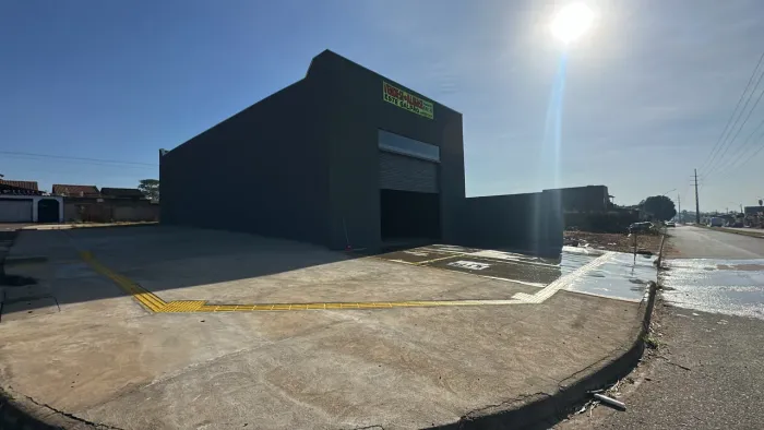 Vende se galpão ou aluga se galpão comercial