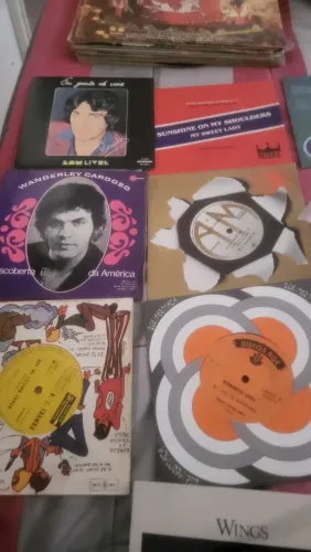 Vendo lote com 10 compactos em ótimo estado 100 reais