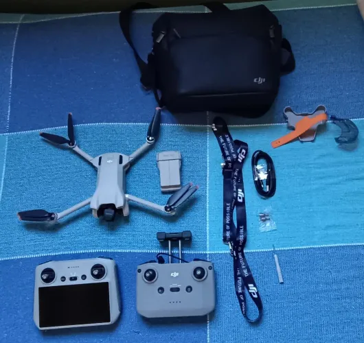 Drone DJI Mine 3 com RC com tela