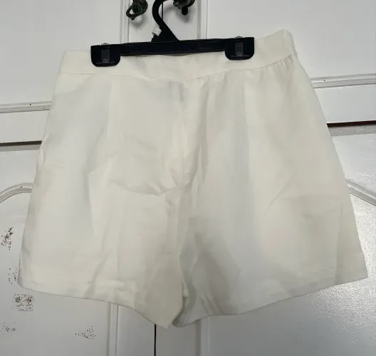 Short de alfaiataria branco 