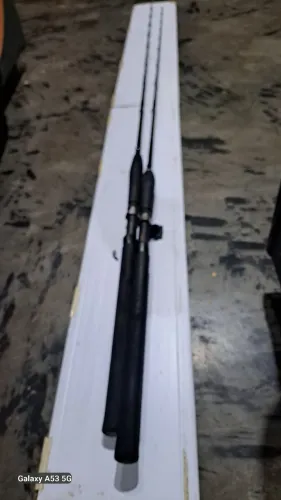 2 varas de carretilhas shimanos TREVALA 1.97 e 2.00 m 30-50 e 50-100 lbs e 