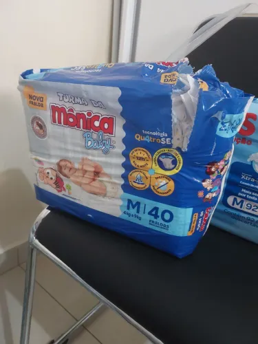 Fraldas Mônica baby e Huggies M 55 reais os dois pacote
