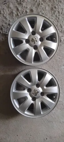 Rodas de liga-leve aro 15 furação 4x108