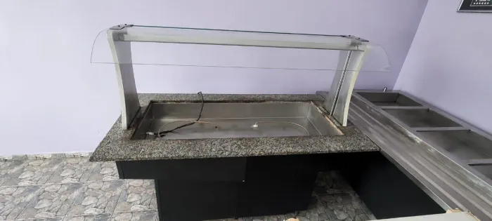 VENDO BUFFET QUENTE E FRIO