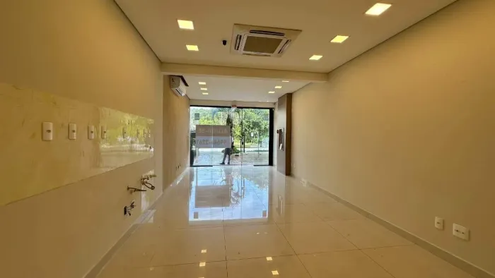 Sala Comercial para Locação na Praia Brava | Edifício Solares da Brava, 70m²