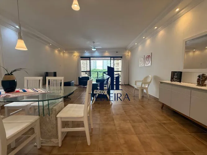 Apartamento para locação anual, 04 Suítes, 03 vagas de garagem e lazer no condomínio.