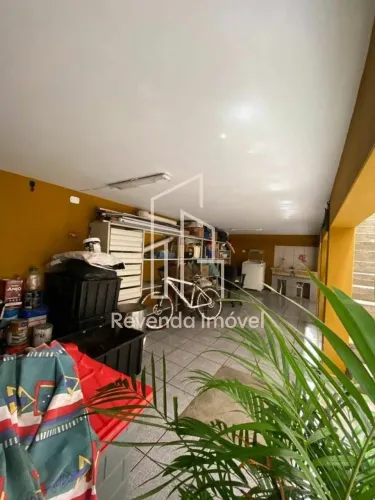 Casa a venda no bairro Santa Terezinha com 3 dormitórios, 1 suíte e 3 vagas.