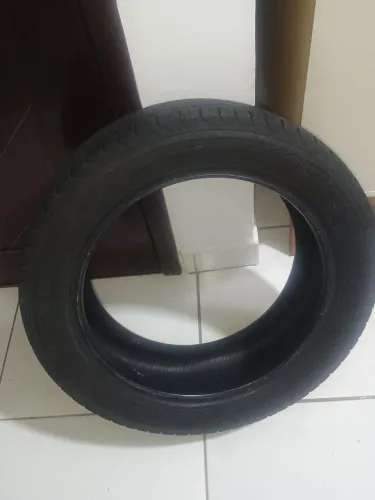 Pneu pra carro 185/55/ aro 16 em perfeito estado