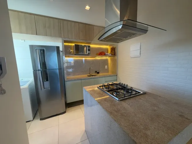 Aluguel anual apartamento mobiliado de 2/4 com suite 64 m2 Proximo a Praia