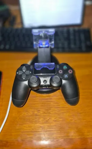 Controle PS4 Genérico+ case de carregamento para dois controles