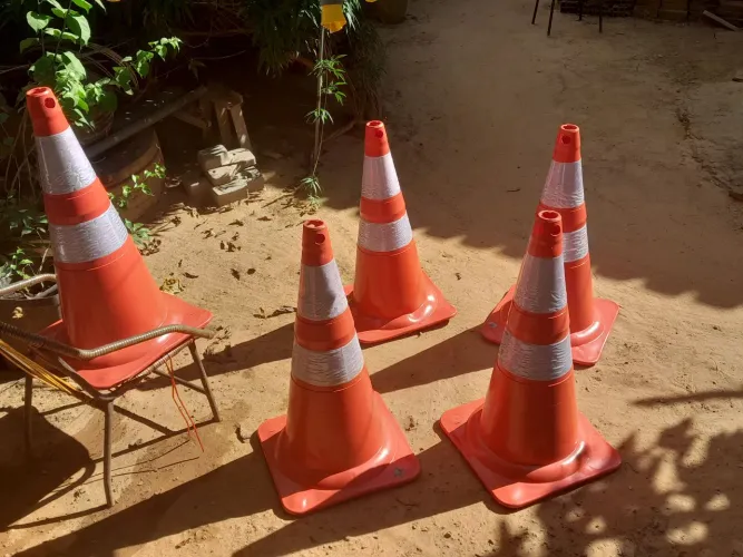 Cones de sinalização grande 