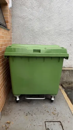 Contêiner De lixo com pedal automático
