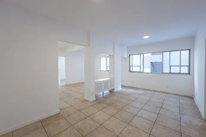 Apartamento à venda na Rua Ministro Armando de Alencar, Lagoa, Rio de Janeiro - RJ