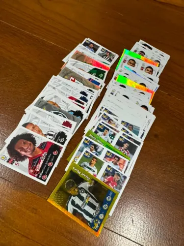 Lote 92 Figurinhas Brasileirão 2021 SEM REPETIDAS + 39 Bônus
