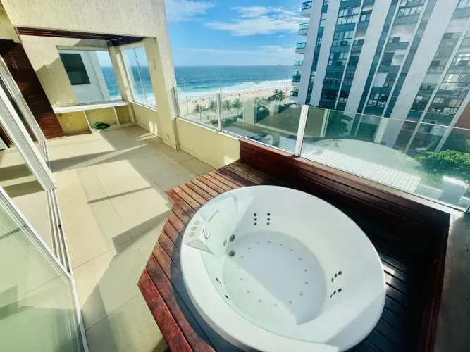 Cobertura duplex à venda na Avenida Vieira Souto, Ipanema