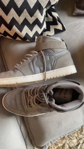 NIKE AIR JORDAN MID - CINZA