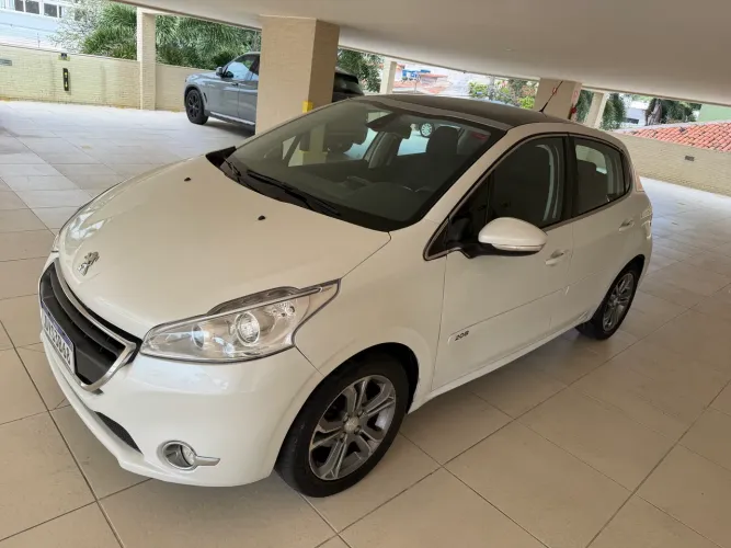 Peugeot 208 Griffe 1.6 Flex 16V 5P Aut. 2015