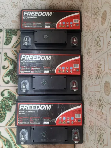 Vendo baterias estacionárias freedom de 70a cada