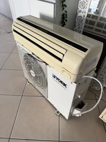 Ar condicionado 12000 BTUs - higienizado recentemente 