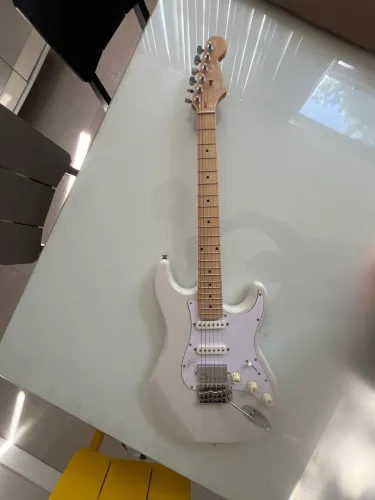 Guitarra strato Custom