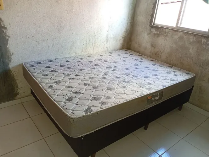 VENDO UM COLCHÃO DE CASAL TELEFONE DE CONTATO * MACEIÓ ALAGOAS