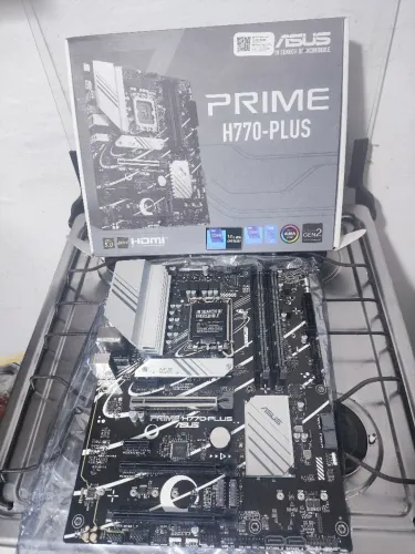 Placa mãe H770-Plus DDR-5 Aceita SSD.Mvme