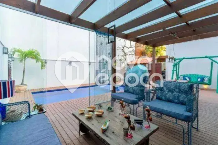 Urca | Casa 4 quartos, sendo 4 suites