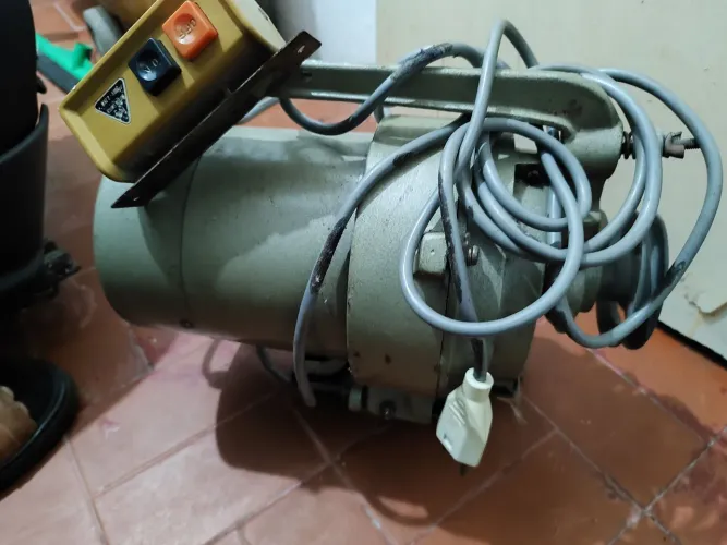 Motor elétrico de costurar 