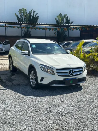 Mercedes-Benz GLA 200 Adv. 1.6/1.6 TB 16V Flex Aut. 2016