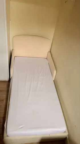 Cama montessoriana infantil com colchão