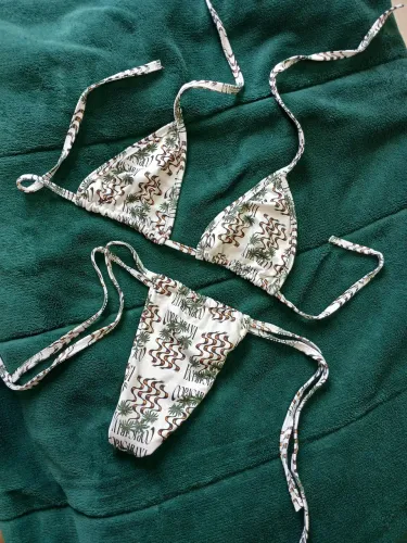 Biquinis novos