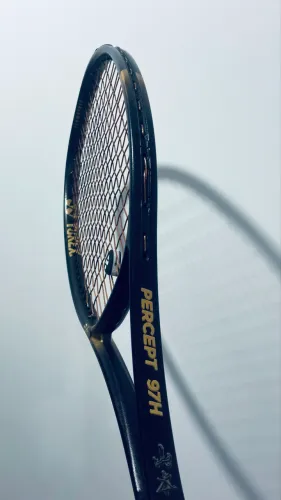 YONEX PERCEPT 97H CUSTOM (340 gramas)