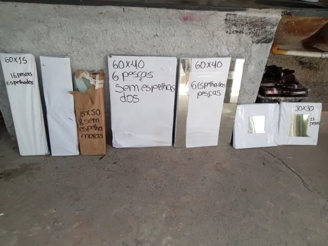Vendo um lote de vidro temperado.