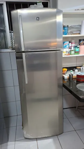 Geladeira usada - Funciona, mas precisa de reparo